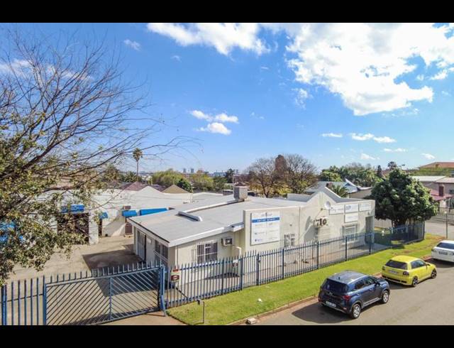 BUSINESS FOR SALE IN KEMPTON PARK